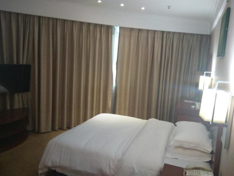 Greentree Inn Dongguan Houjie Business Hotel Экстерьер фото